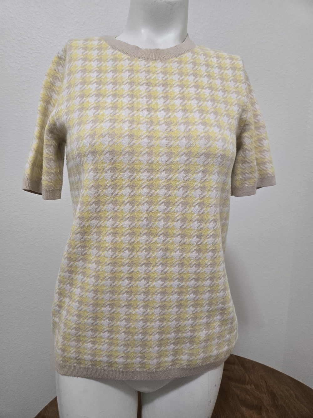 Ann Taylor Yellow Houndstooth Short Sleeve Sweater Top Size Small